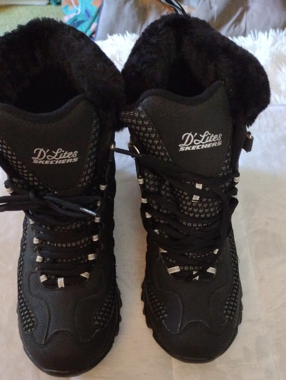 Skechers D'Lites Women's Black Faux-Fur Lace-Up Winter Boots